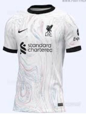 Liverpool Kids t shirt jersey size medium A0110